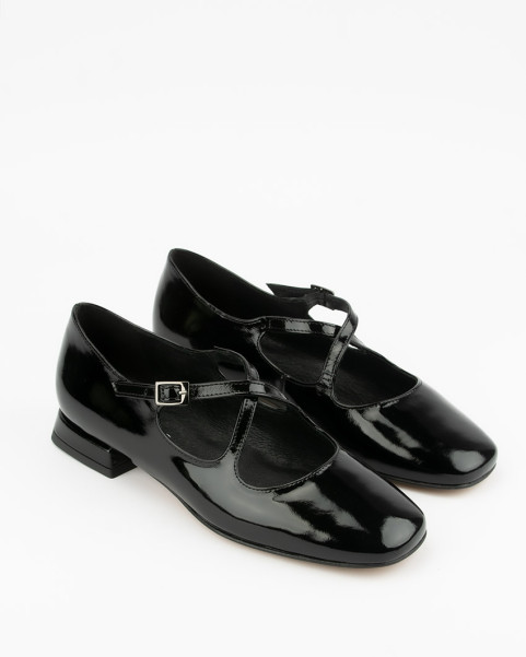 Black lacquered Leah ballerinas with straps