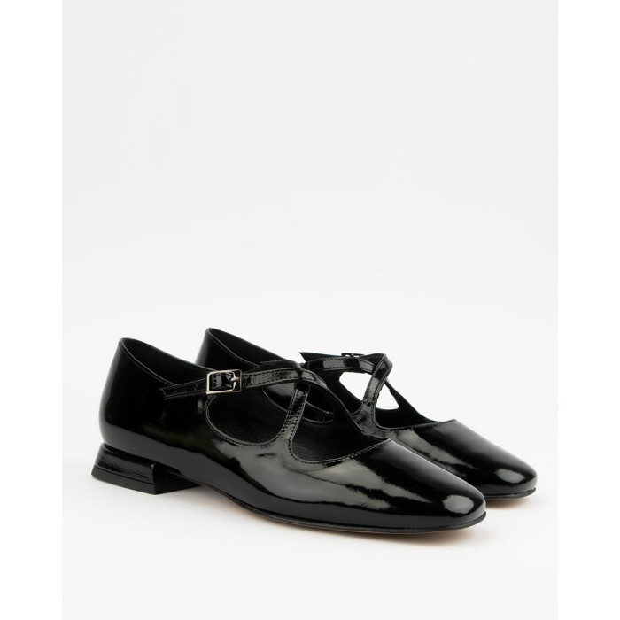 Black lacquered Leah ballerinas with straps