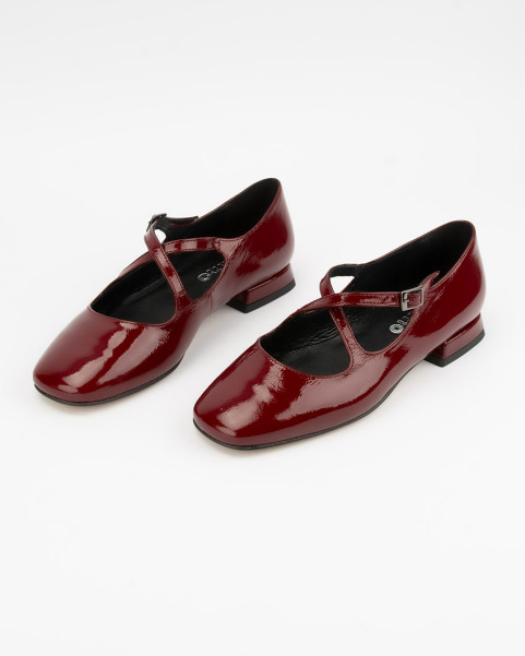 Maroon lacquered Leah ballerinas with straps