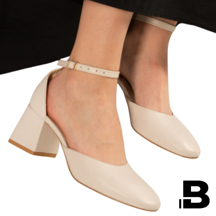 Beige pumps with buckled 6 cm heel