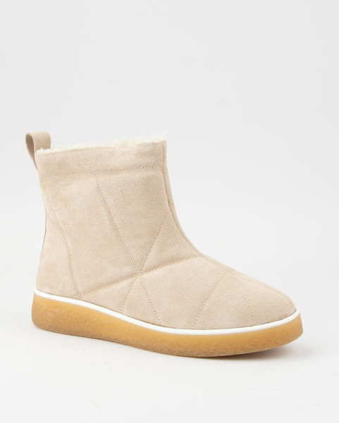 Beige snow boots for women...