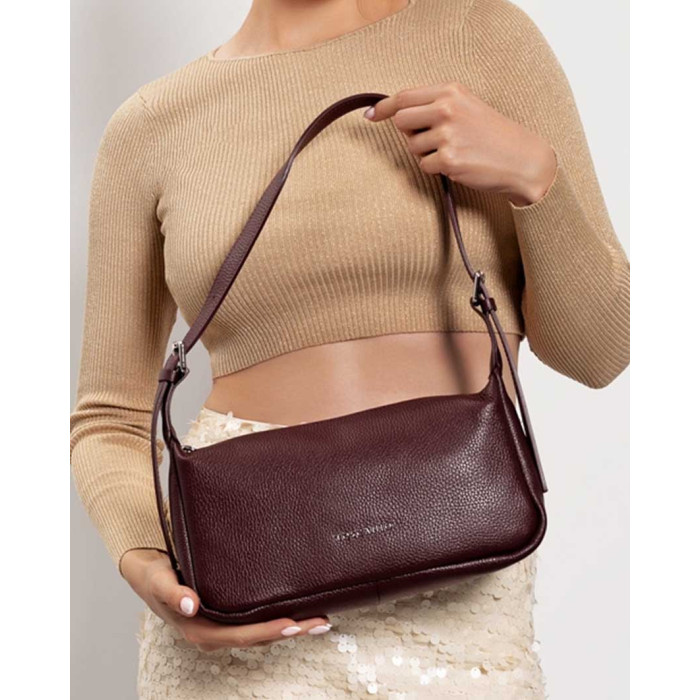 Elegant brown leather ladies handbag, baguette