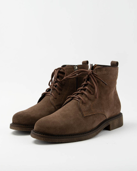 Men's velour lace-up boots...