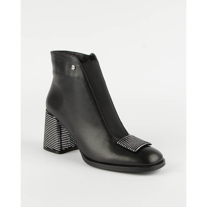 Black leather boots with heel BOTIMO