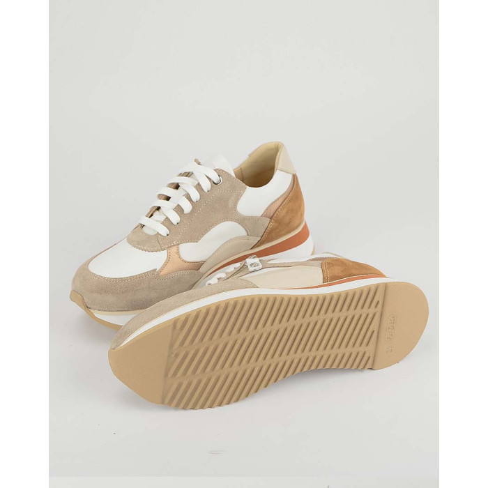 Sneakersy damskie Valeria na wyższej podeszwie