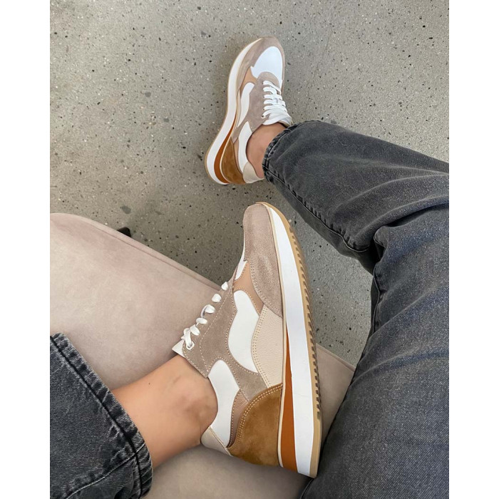 Valeria women's sneakers on a higher sole