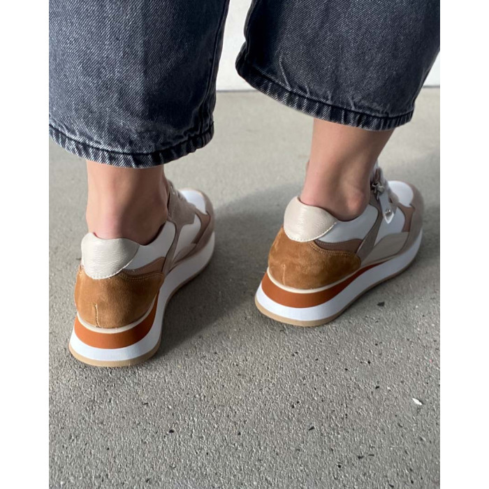 Sneakersy damskie Valeria na wyższej podeszwie