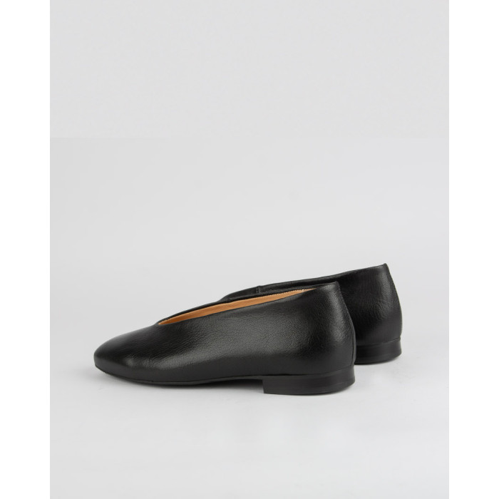 copy of Black lacquered Leah ballerinas with straps