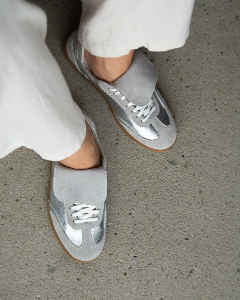 Boston srebrne trampki...