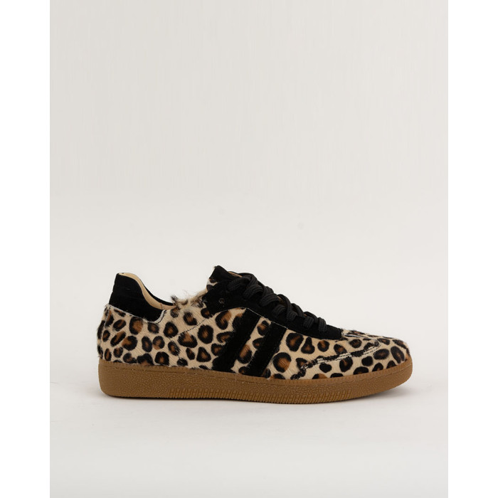 Women's Lucia Leo leather sneakers with natural hair