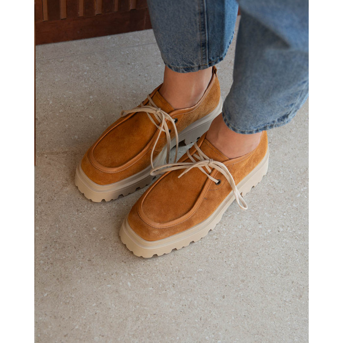 Sznurowane półbuty HANA, zamsz brązowe