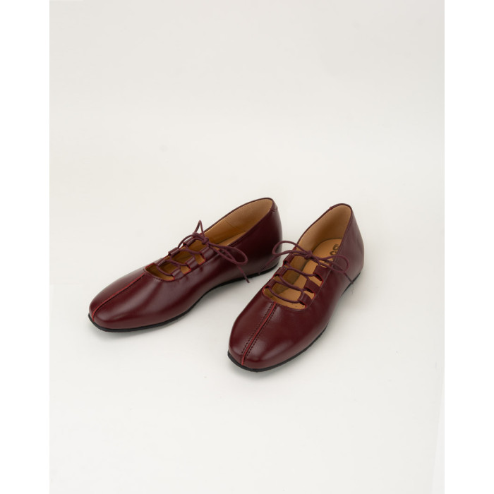 Bordowe baleriny sznurowane CASSIE, skóra naturalna