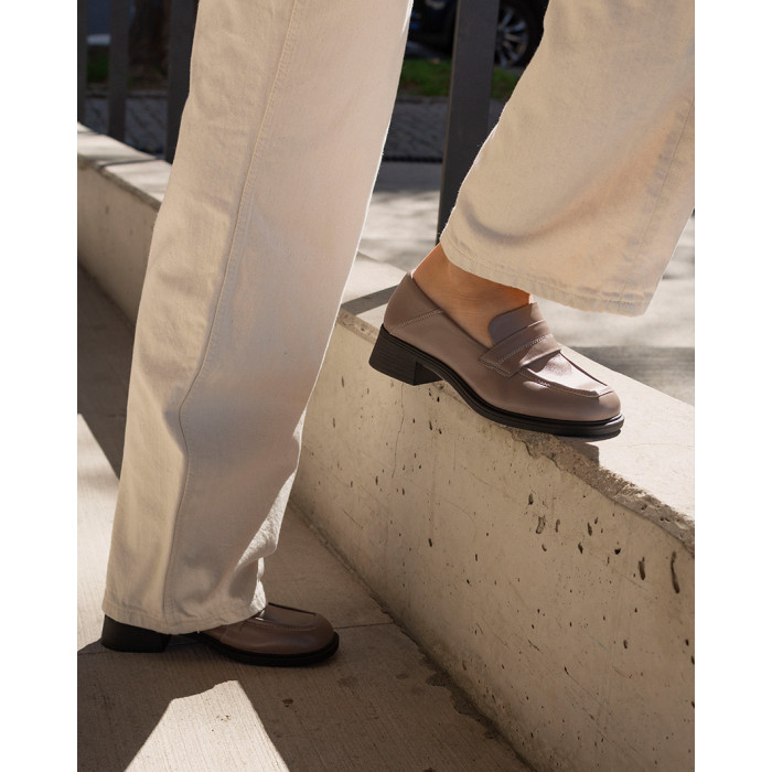 copy of Black leather moccasin with platform BOTIMO