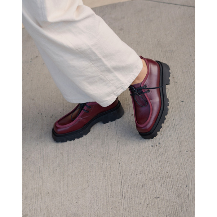 copy of Black leather bound oxfords BOTIMO