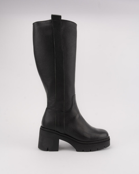 copy of Black leather boots...