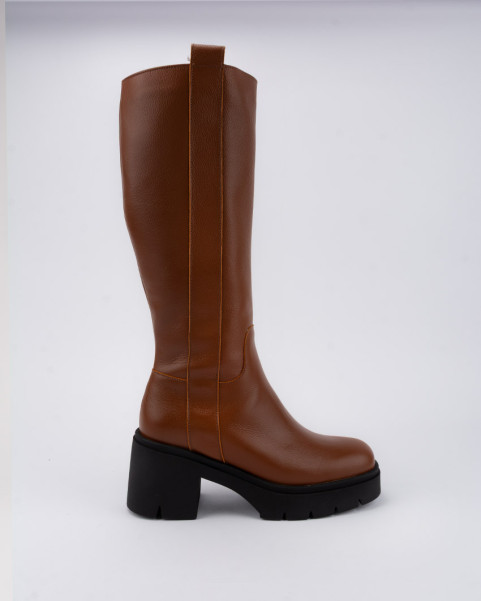 copy of Black leather boots...