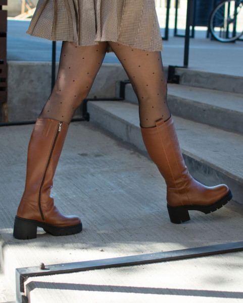 copy of Black leather boots...