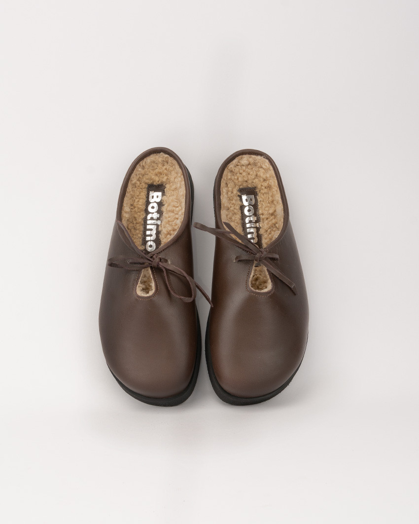 copy of Black lacquered Leah ballerinas with straps