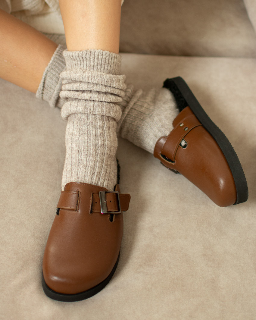 copy of Black lacquered Leah ballerinas with straps